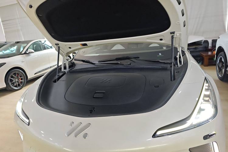 Used  LS7 2023 90 kWh Elite All-Wheel-Drive Version
