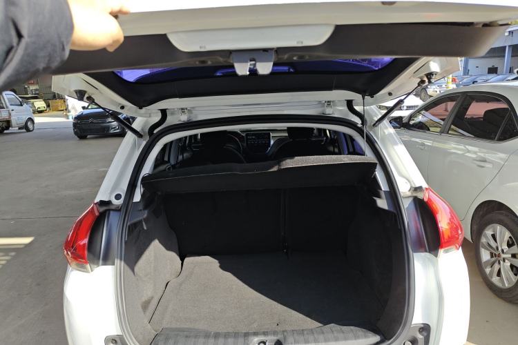 Used Peugeot 2008 2015 1.6L Automatic Playcool Edition