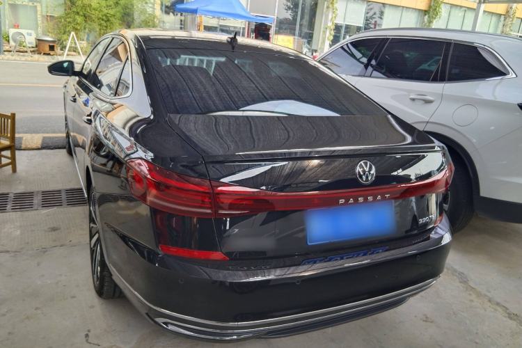 Used Volkswagen Passat 2023 330TSI Luxury Edition

