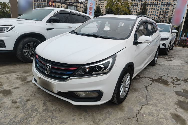 Used Baojun 310W 2017 1.5L Manual Fashion Model China V