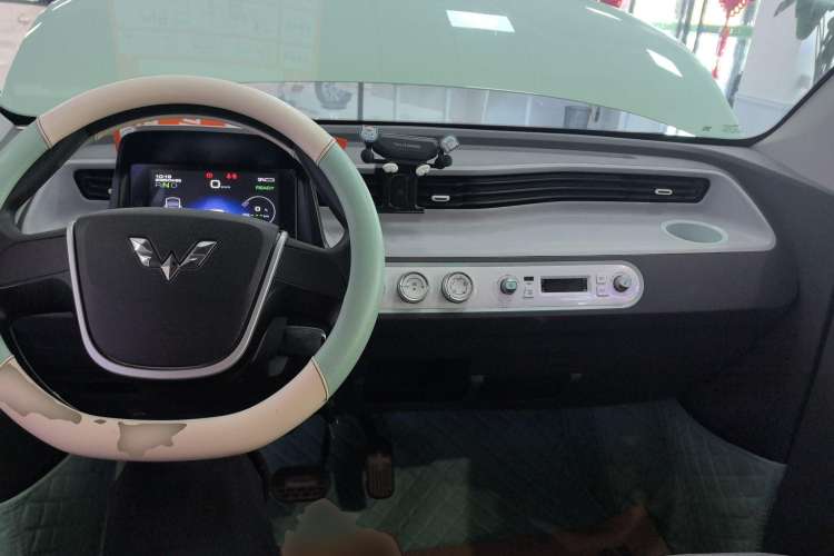 Used Wuling Hongguang MINIEV 2021 Macaron Premium Model – Lithium Iron Phosphate
