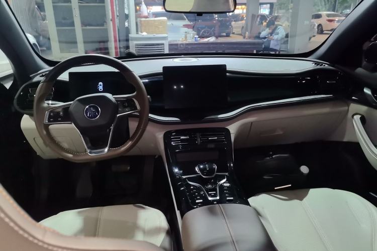 Used BYD Qin PLUS 2023 Champion Edition DM-i 55KM Leading Model
