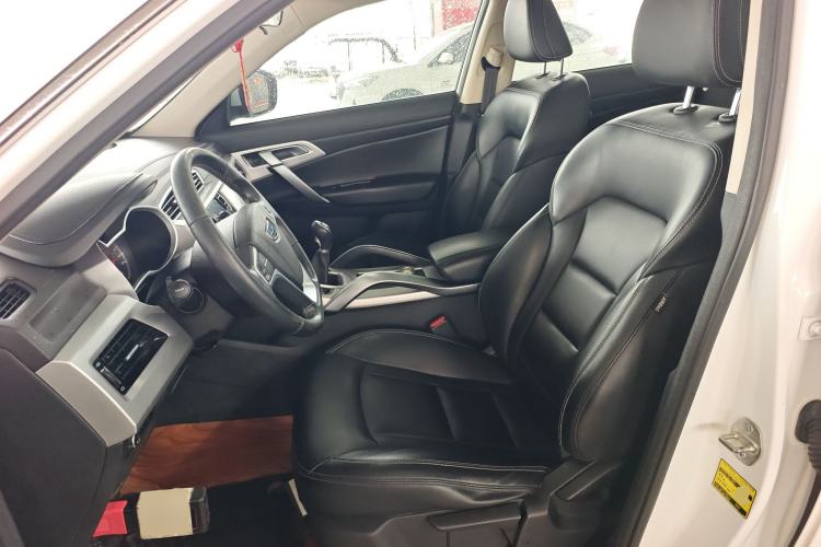 Used Geely Auto Emgrand X7 Sport 2016 2.0L Manual ZhiShang Version
