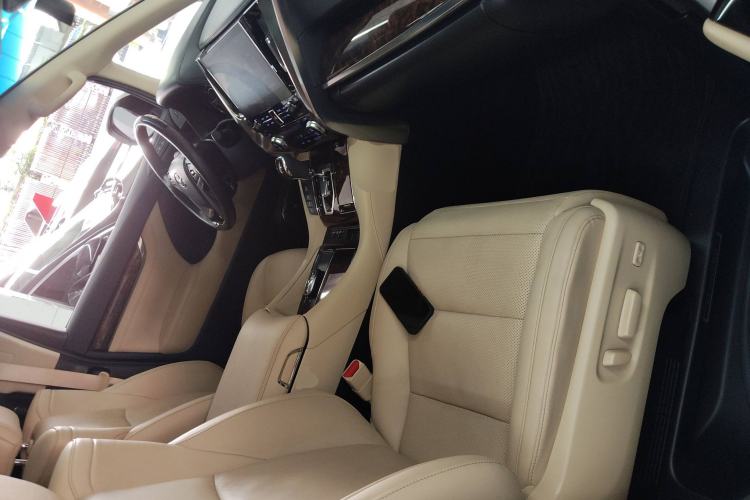 Used Toyota Alphard 2021 Dual-Engine 2.5L Luxury Edition
