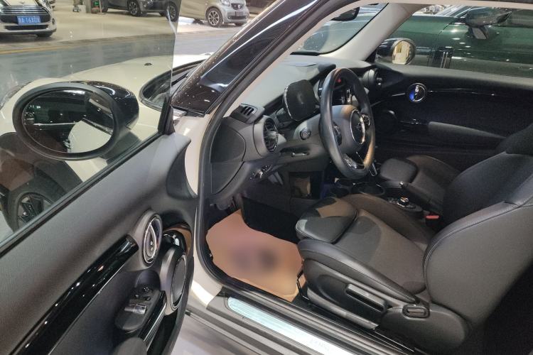 Used  MINI 2021 1.5T COOPER Classic Edition
