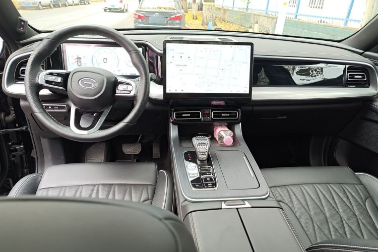 Used GAC Trumpchi GS8 2024 Linghang Series 2.0 TGDI Two-Wheel Drive Luxury Smart Connectivity Version
