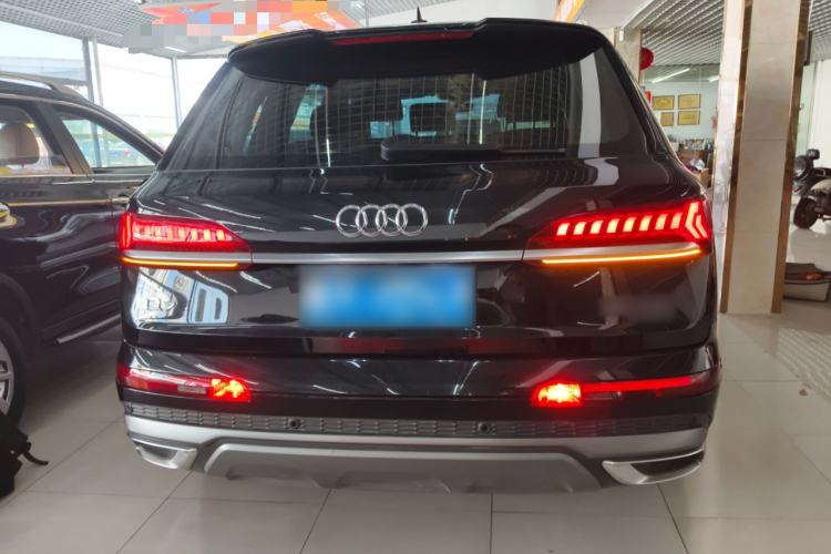 Used Audi Q7 2021 45 TFSI quattro S line Sport model
