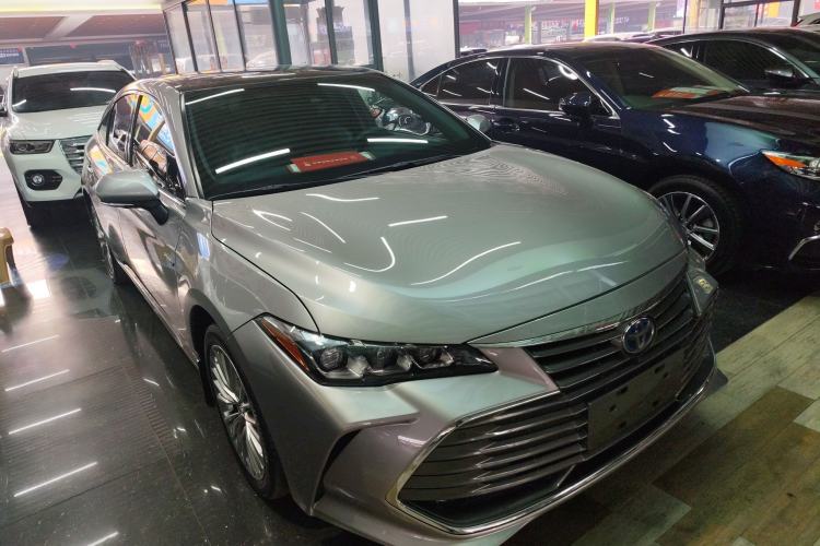 Used Toyota Avalon 2019 Dual-Engine 2.5L XLE Prestige Version China VI Standard