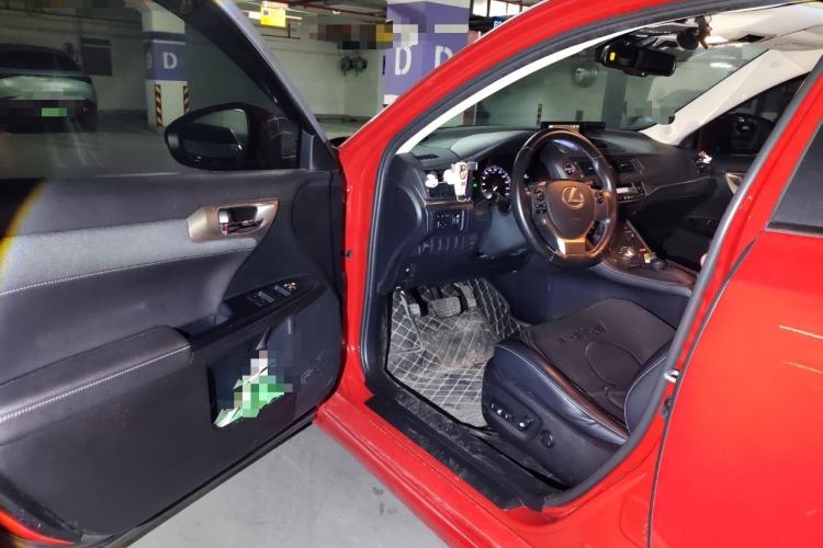 Used Lexus CT 2017 CT200h Comfort Edition Monochrome China V Standard
