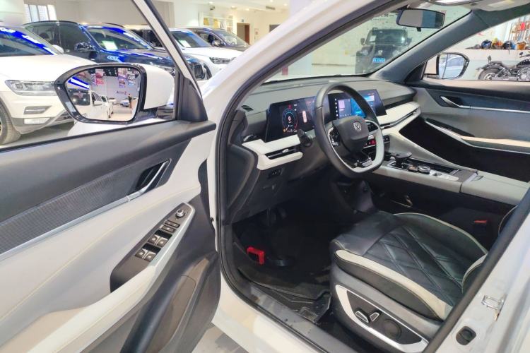 Used Changan CS75 PLUS 2023 3rd Generation 1.5T Automatic Prestige Model
