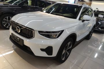 Used Volvo XC40 2025 B4 4x4 Smart Luxury Edition