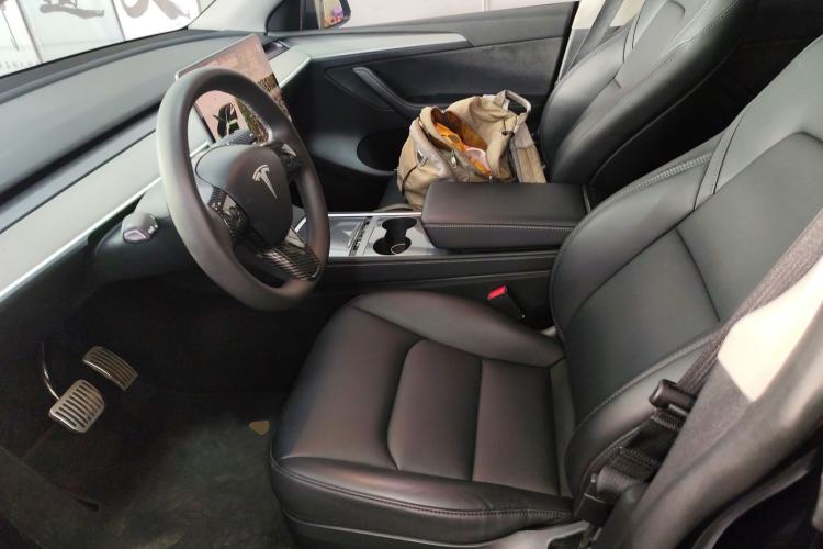 Used Tesla Model Y 2023 Rear-Wheel-Drive Version
