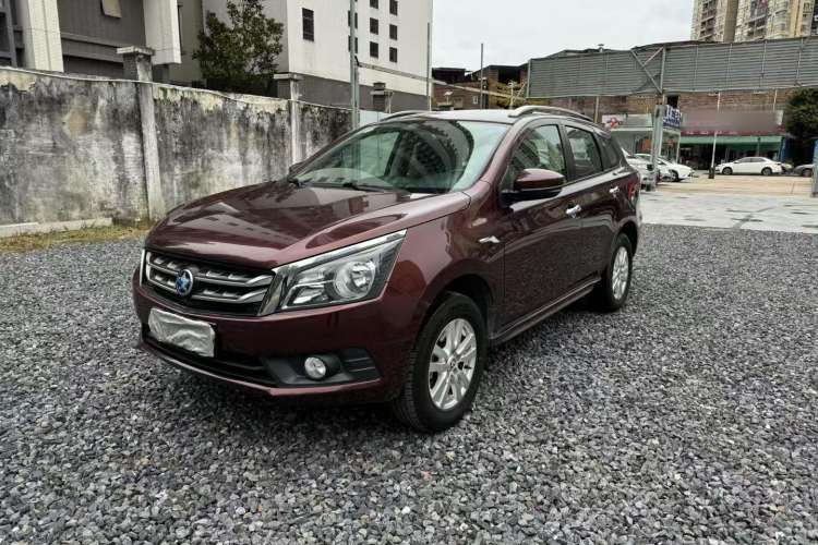 Used Venucia T70 2016 2.0L CVT Smart Choice Edition
