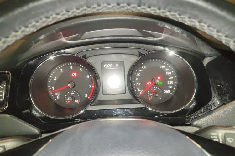 Used Volkswagen Sagitar 2015 230TSI Automatic Comfort Version
