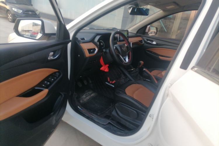 Used Wuling Hongguang S3 2019 1.5L Manual Luxury Model China VI Standard