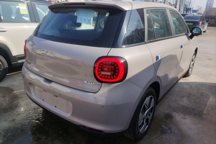 Used  3 2025 330km Freedom Edition
