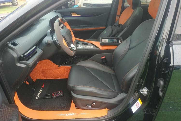 Used Changan UNI-V 2022 1.5T Smart Navigation Version
