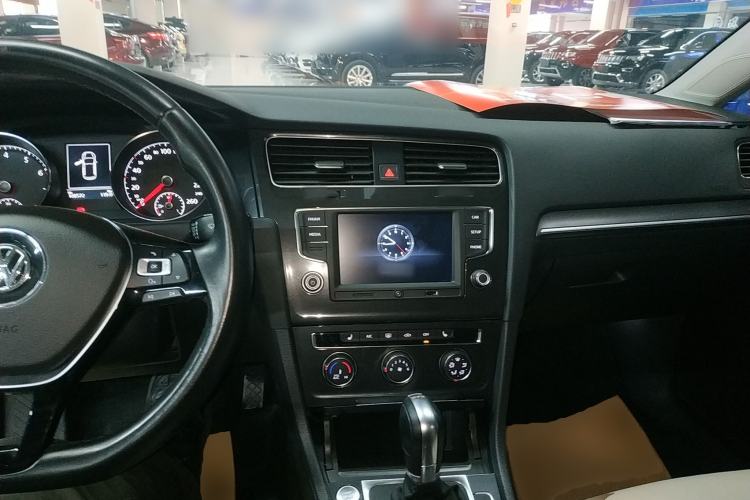 Used Volkswagen Golf 2017 230TSI Automatic Luxury Million-Vehicle Commemorative Edition
