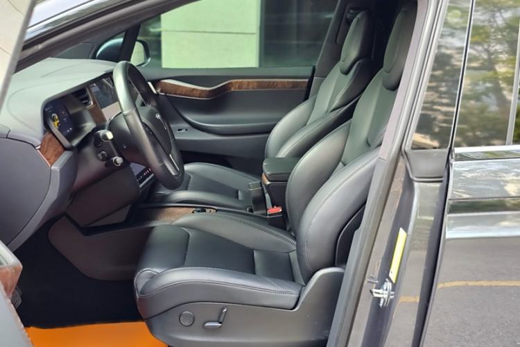 Used Tesla Model X 2019 Long-Range Version
