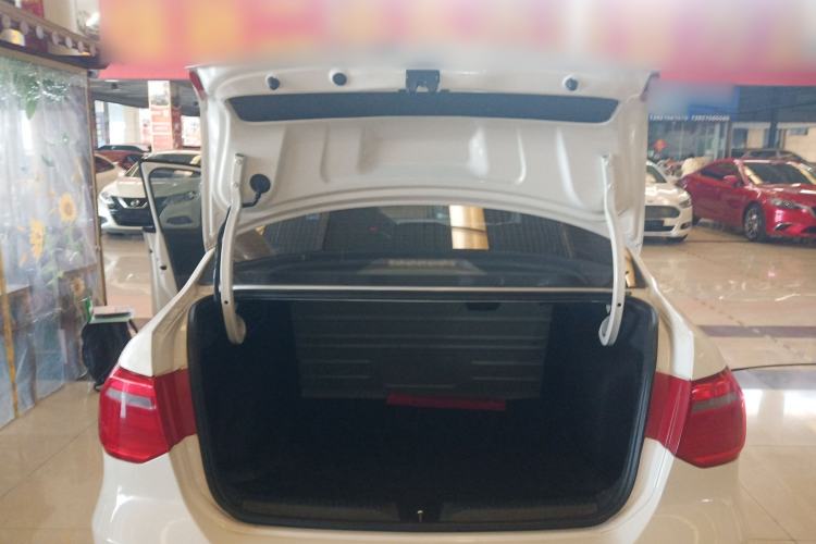 Used Volkswagen Jetta 2015 1.6L Automatic Fashion Model