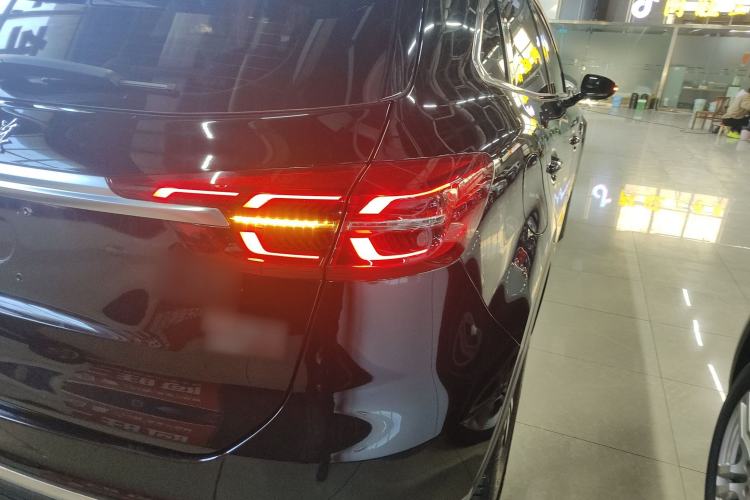 Used Hongqi HS5 2022 Revised Version 2.0T Smart Connect Flagship Edition
