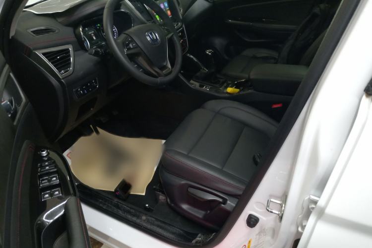 Used Changan CS75 2017 Shangkui Edition 1.5T Manual Fengxiang Model
