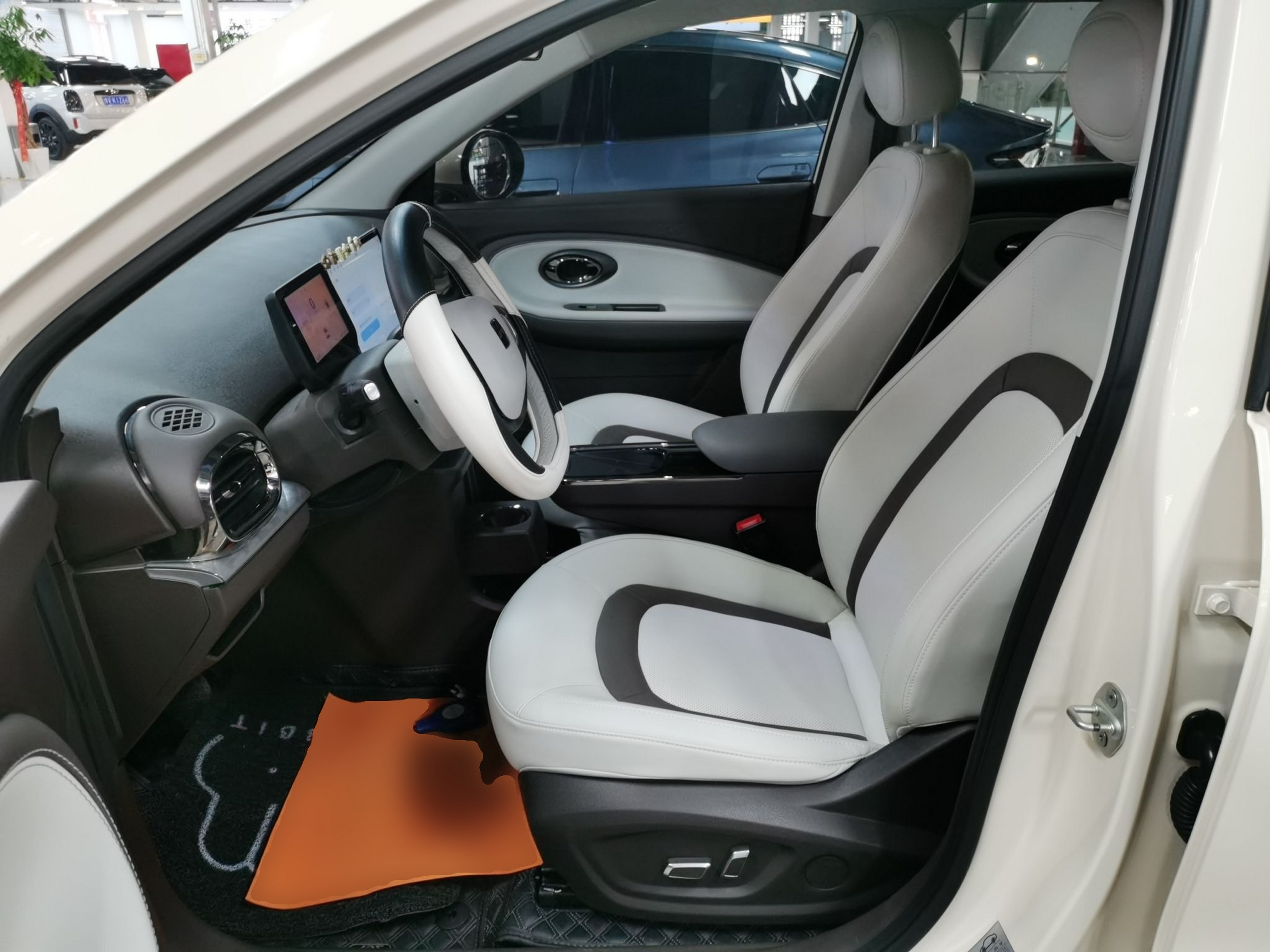 Переднее сиденье в автомобиле