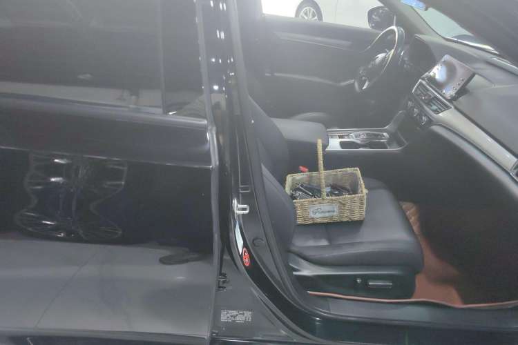 Used Honda Accord 2018 Rui Hybrid 2.0L Rui Ling Edition China VI
