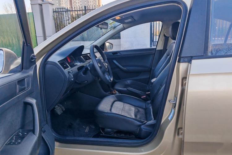 Used Volkswagen Santana 2015 1.6L Automatic Fashion Edition
