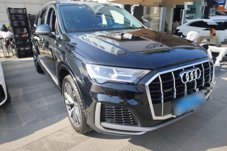Used Audi Q7 2022 55 TFSI quattro S line Sport model
