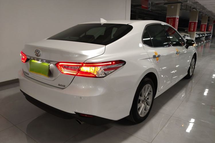 Used Toyota Camry 2021 2.0G Luxury Edition
