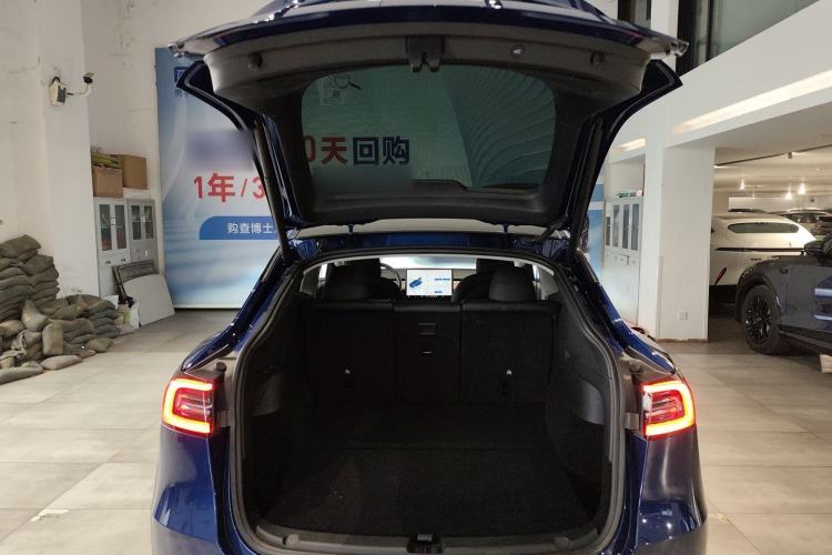 Used Tesla Model Y 2022 Long-Range All-Wheel-Drive Version
