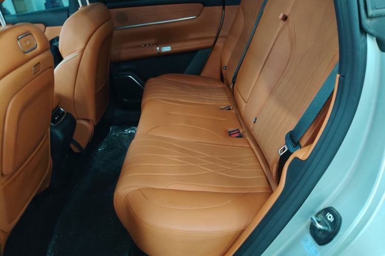 Used  Q07 2025 215 Flagship Edition
