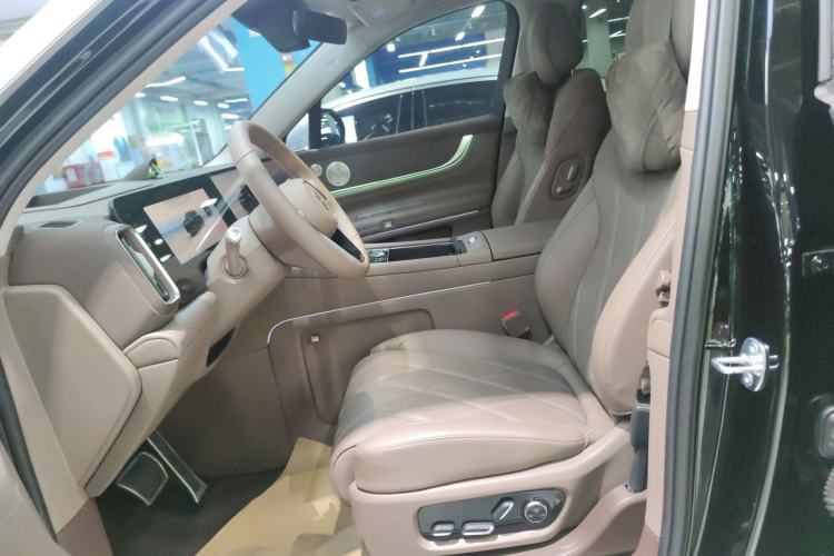 Used Hima AITO M9 2025 Extended-Range Ultra Version 52 kWh 6-Seater
