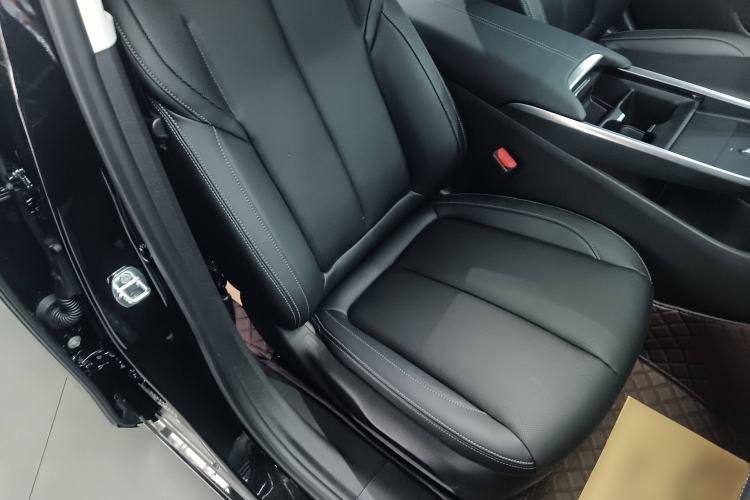 Used Buick LaCrosse 2025 28T Platinum Edition
