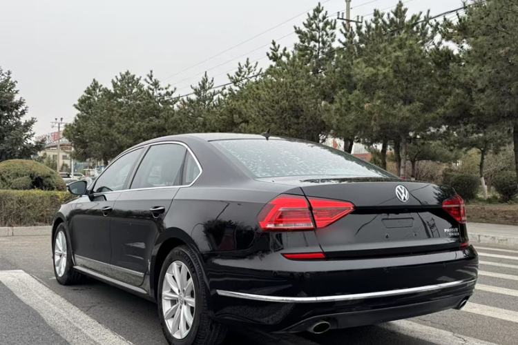 Used Volkswagen Passat 2017 330TSI DSG Luxury Edition
