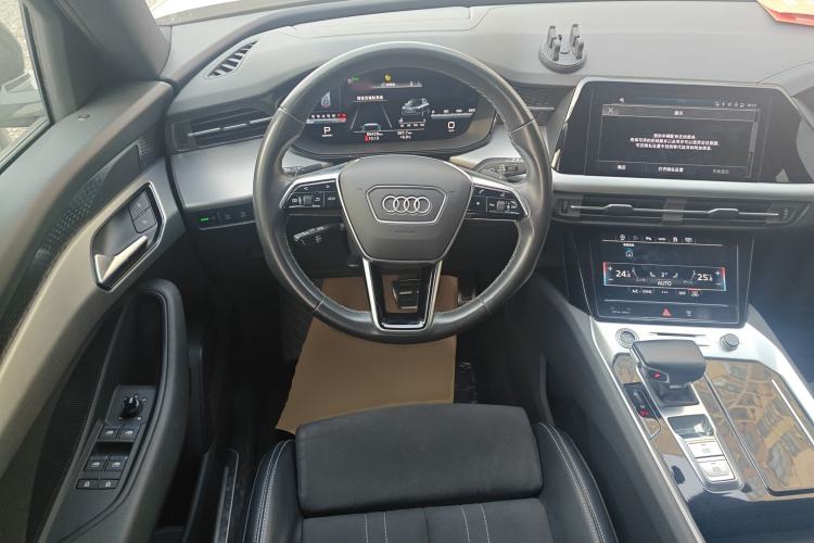 Used Audi Q6 2023 40 TFSI quattro Guanyun Edition Light Riding Package
