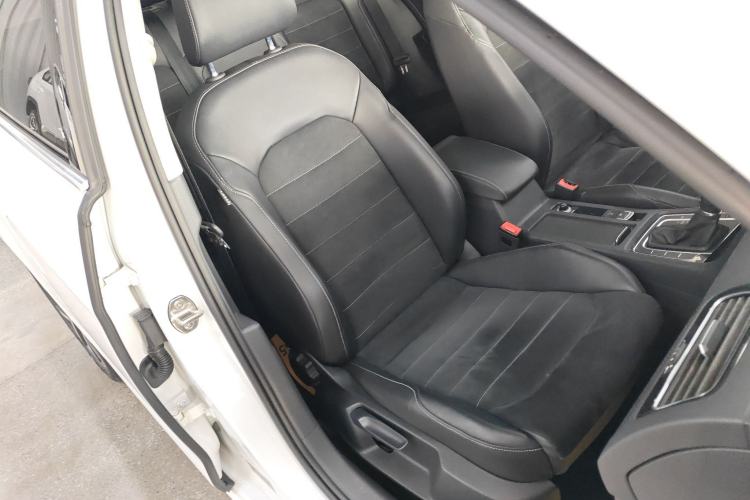 Used Volkswagen Golf 2020 280TSI DSG Luxury Edition
