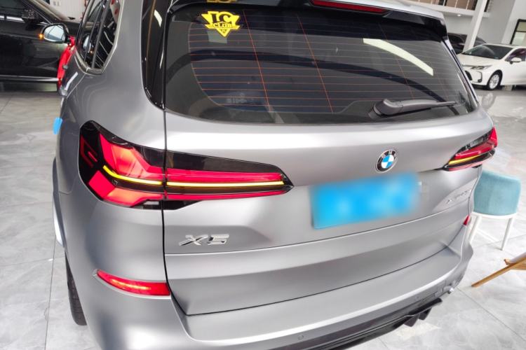 Used BMW X5 2023 xDrive 40Li M Sport Package