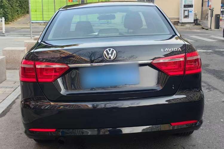 Used Volkswagen Lavida 2013 Revised Classic 1.6L Automatic Fashion Edition
