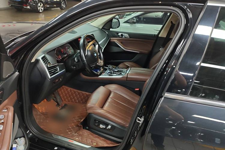 Used BMW X7 2020 xDrive40i Luxury Package with Leading Features
