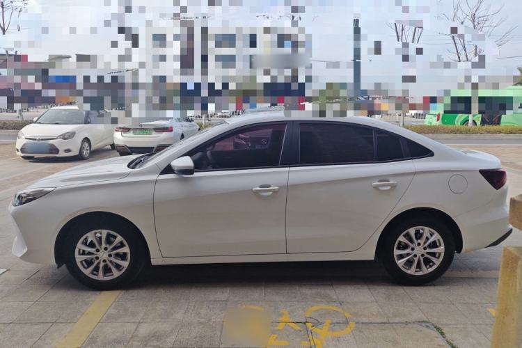 Used Roewe i5 2023 1.5L Manual Comfort Edition
