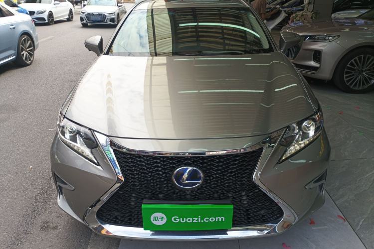 Used Lexus ES 2015 300h Comfort Edition

