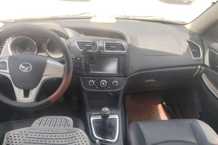 Used HYOSOW S2 2015 1.5L Manual Luxury Model China IV Standard
