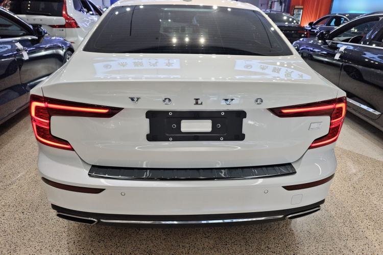 Used Volvo S60 New Energy 2022 T8 eDrive Hybrid All-Wheel Drive Smart Luxury Edition
