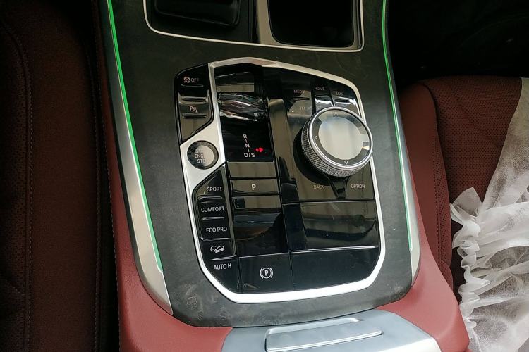 Used BMW X5 2023 xDrive 30Li Luxury M Sport Package
