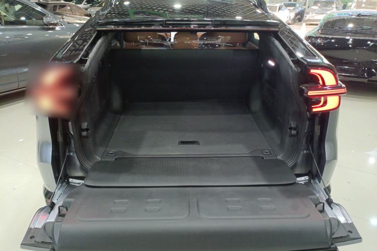 Used  E07 2025 All-Electric 4x4 90kWh Ultra High-Performance Edition
