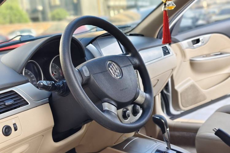 Used Buick Excelle 2013 1.5L Automatic Classic Model
