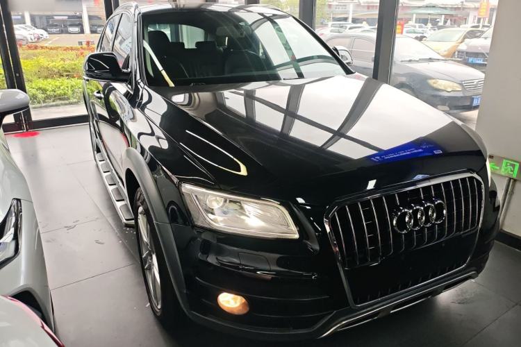 Used Audi Q5 2017 Plus 40 TFSI Technology Model
