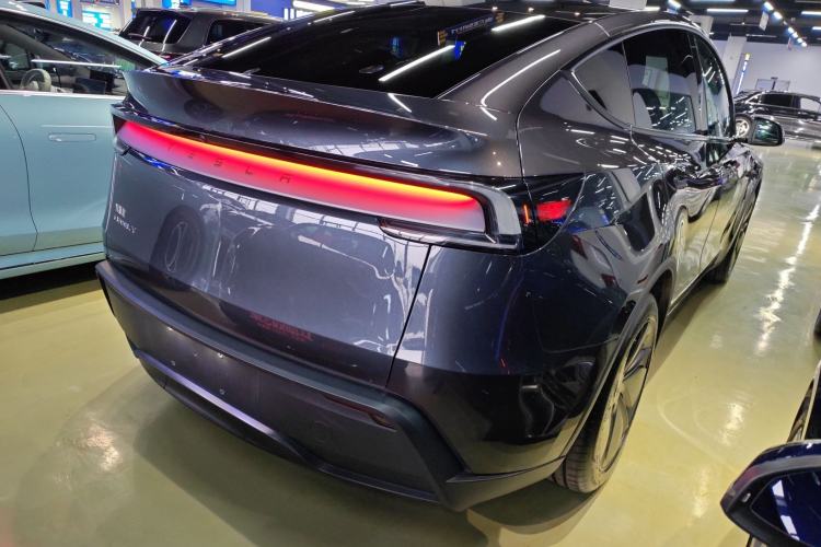 Used Tesla Model Y 2025 Rear-Wheel-Drive Version